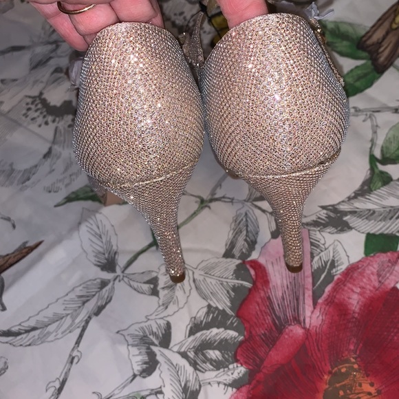 New with box Vepose New York Gold Glitter Heels - Picture 8 of 15